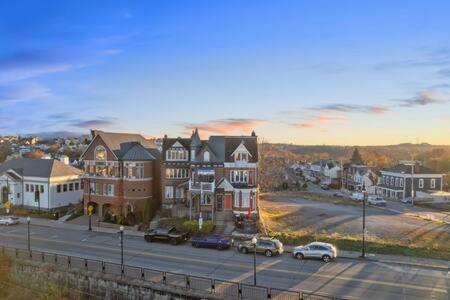 Charming Studio-Panoramic View-Your Pittsburgh Sanctuary Lägenhet Exteriör bild