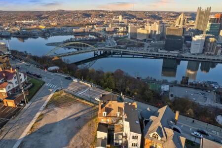 Charming Studio-Panoramic View-Your Pittsburgh Sanctuary Lägenhet Exteriör bild