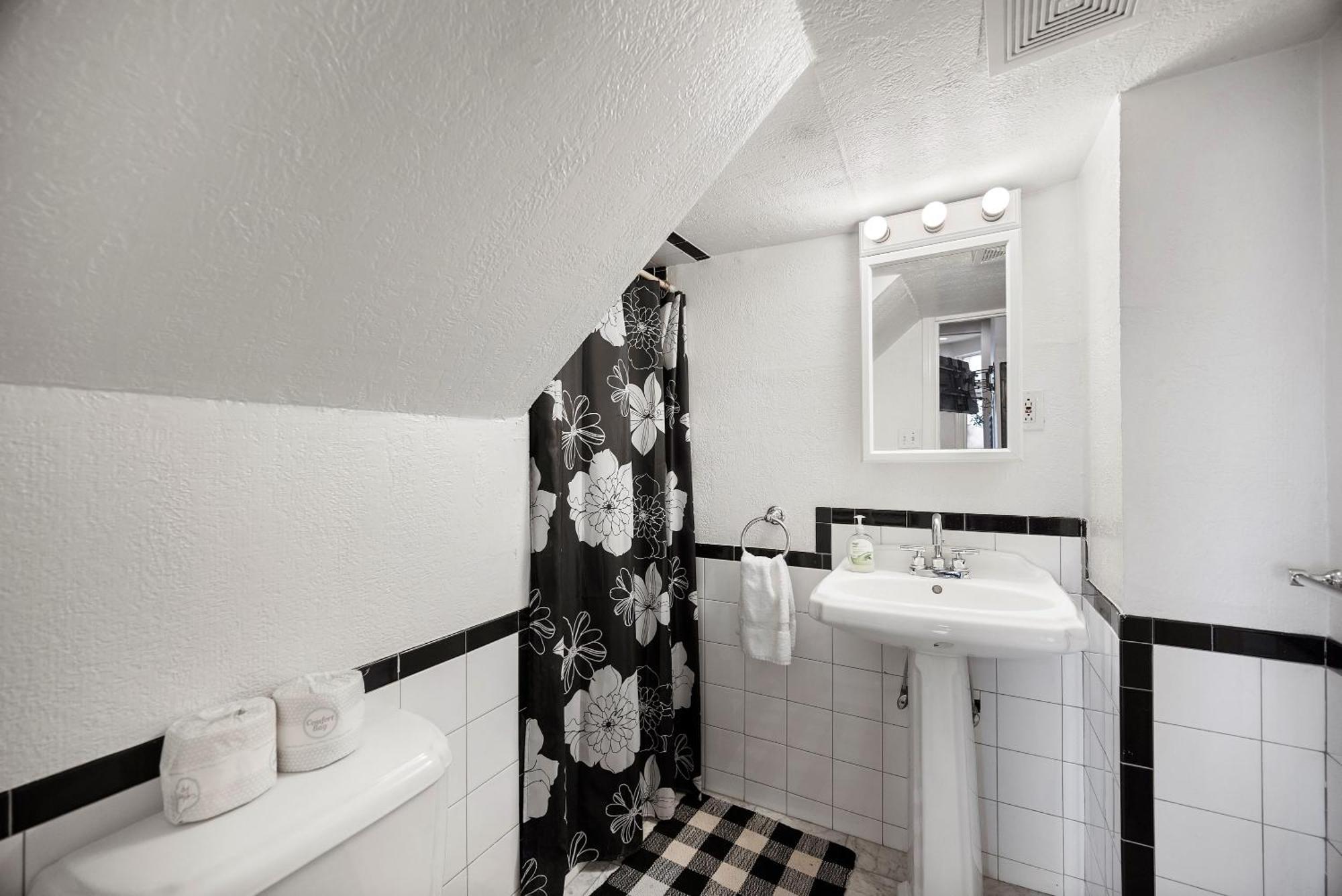 Charming Studio-Panoramic View-Your Pittsburgh Sanctuary Lägenhet Exteriör bild