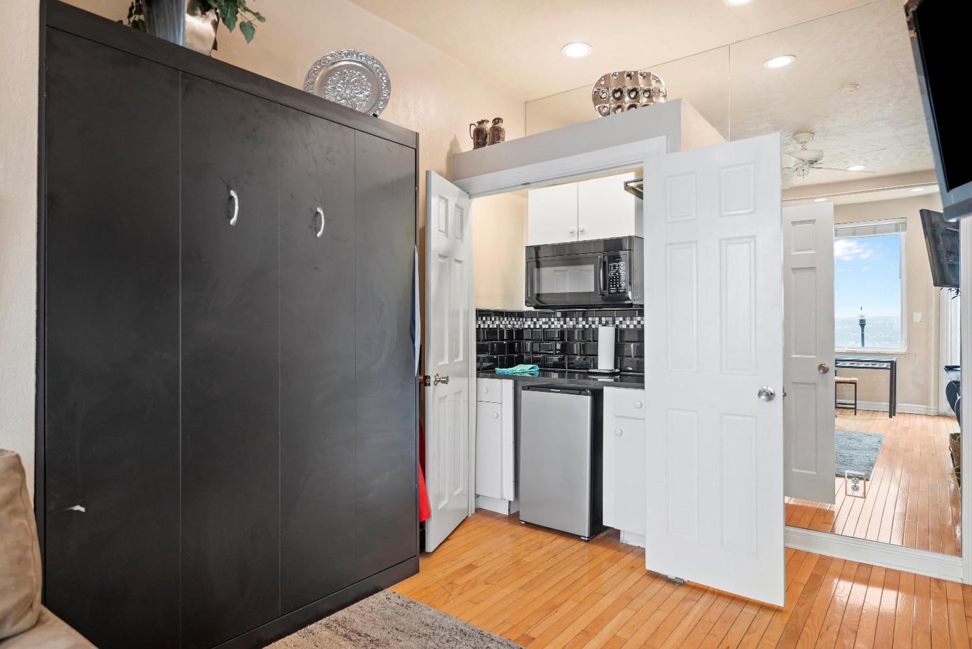 Charming Studio-Panoramic View-Your Pittsburgh Sanctuary Lägenhet Exteriör bild