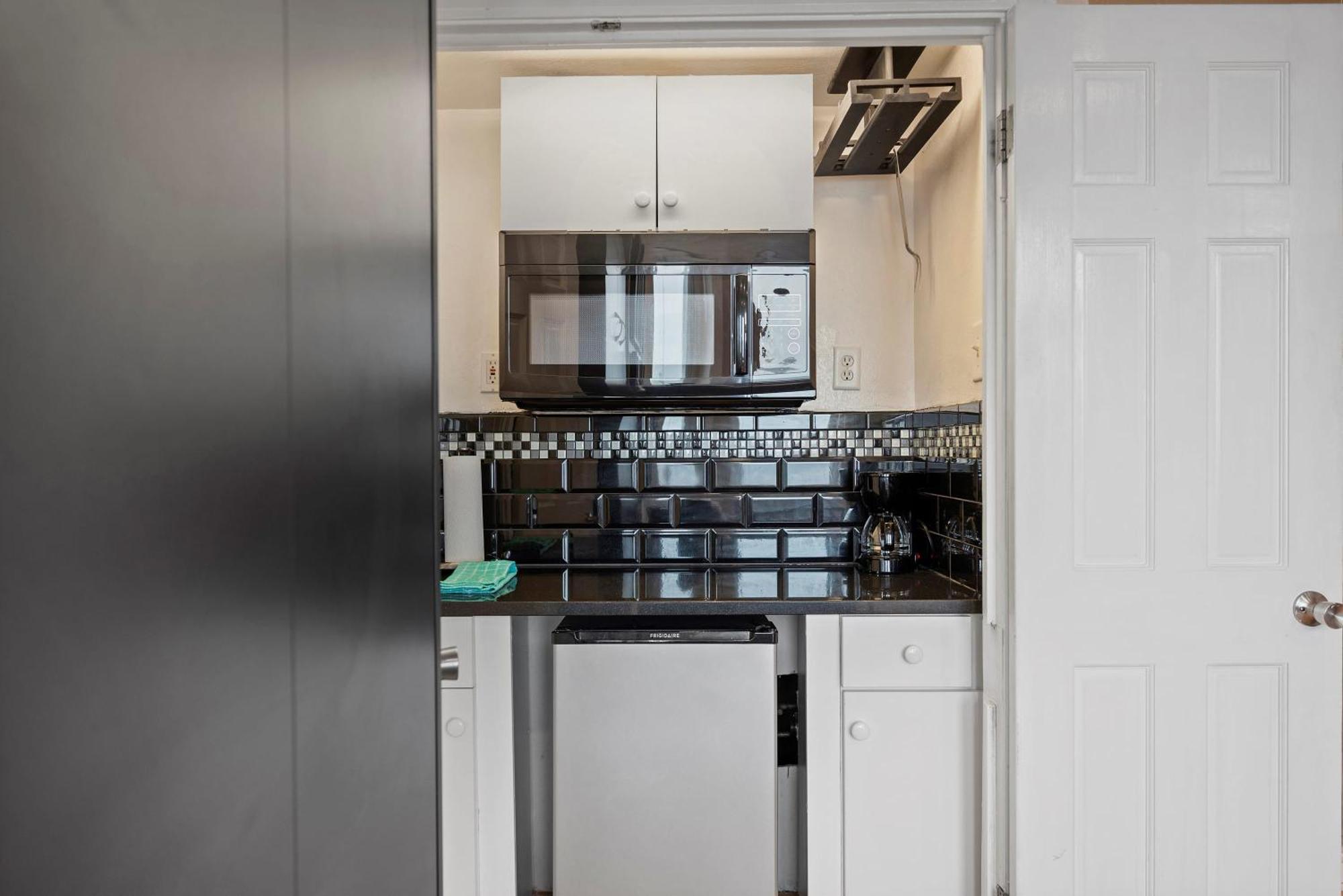Charming Studio-Panoramic View-Your Pittsburgh Sanctuary Lägenhet Exteriör bild